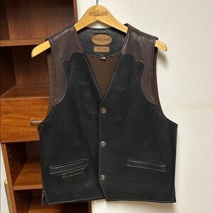 Overland Men's Black and Brown Leather Vest